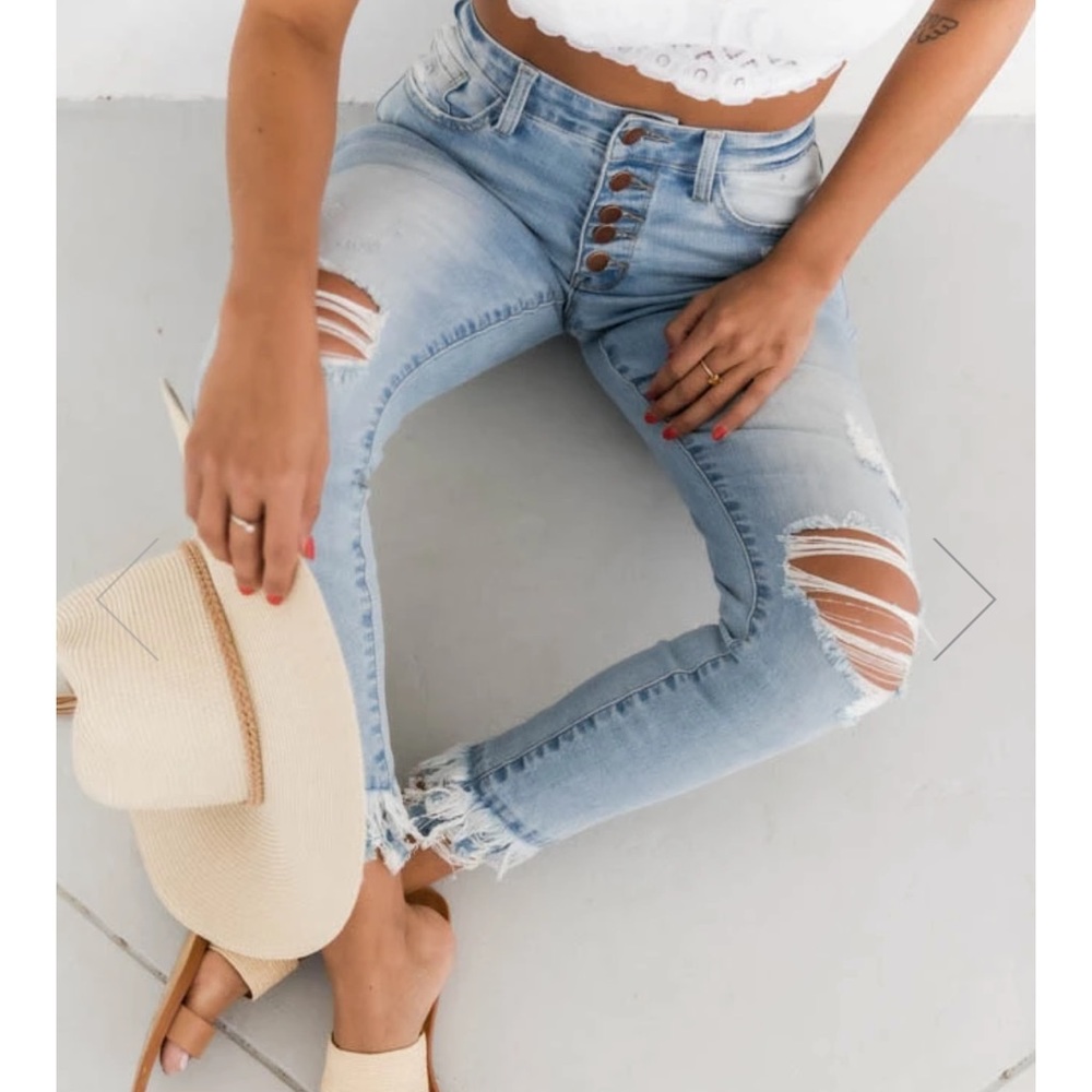 Pink Lily - Naomi Distressed Light Wash Jeans